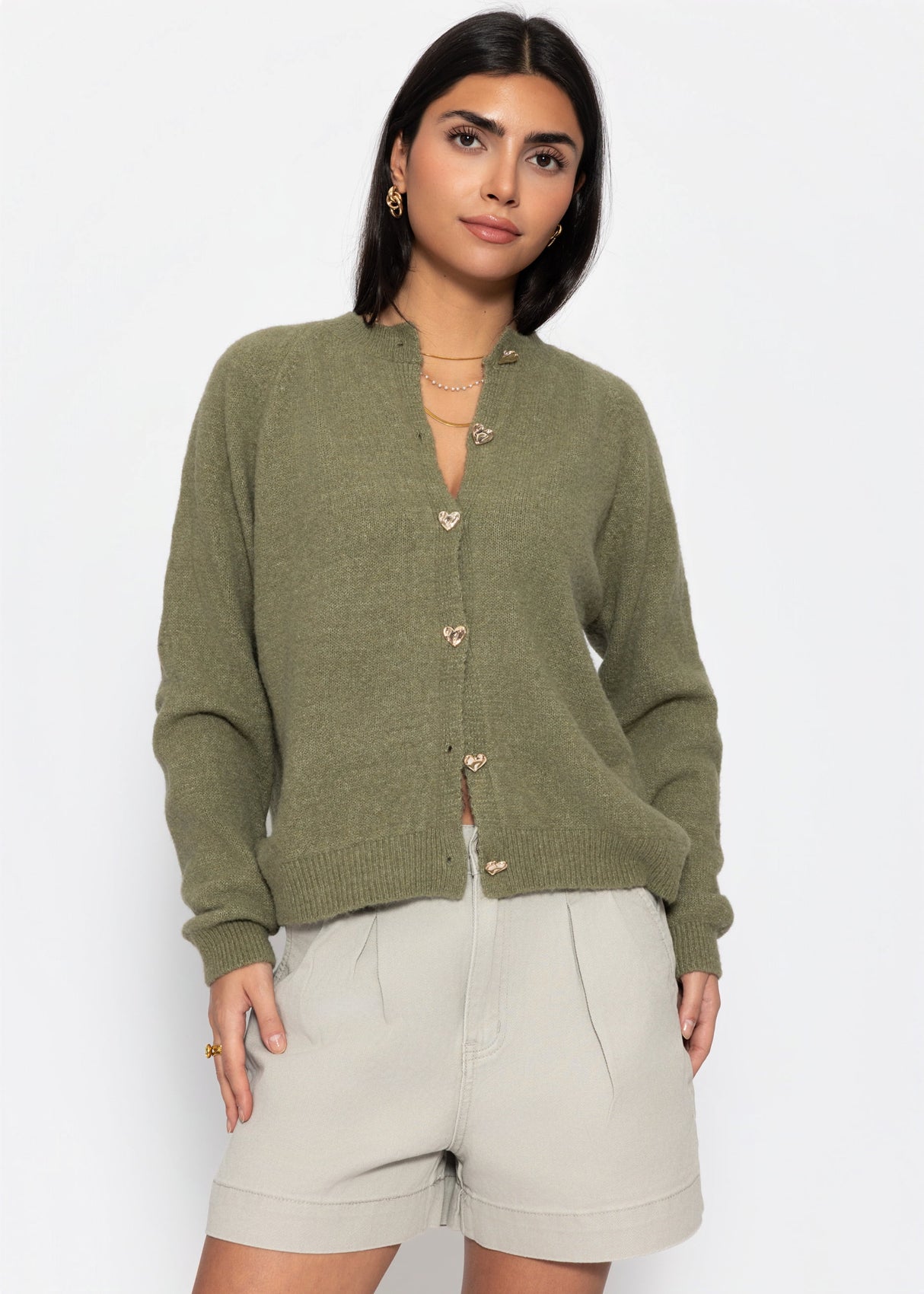 Strickjacke mit Herzknöpfen - khaki