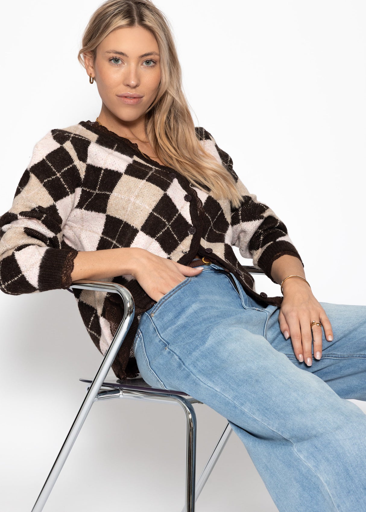 Cardigan with diamond pattern and lace trim - brown