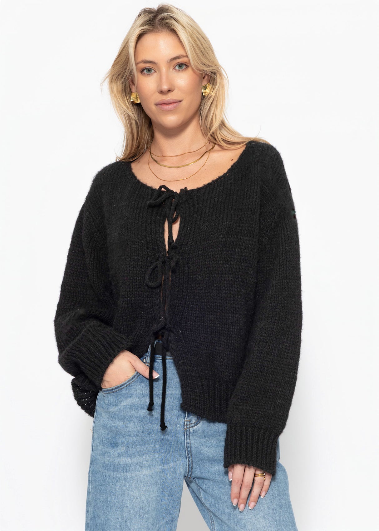 Strickjacke mit Schleifenverschluss - schwarz