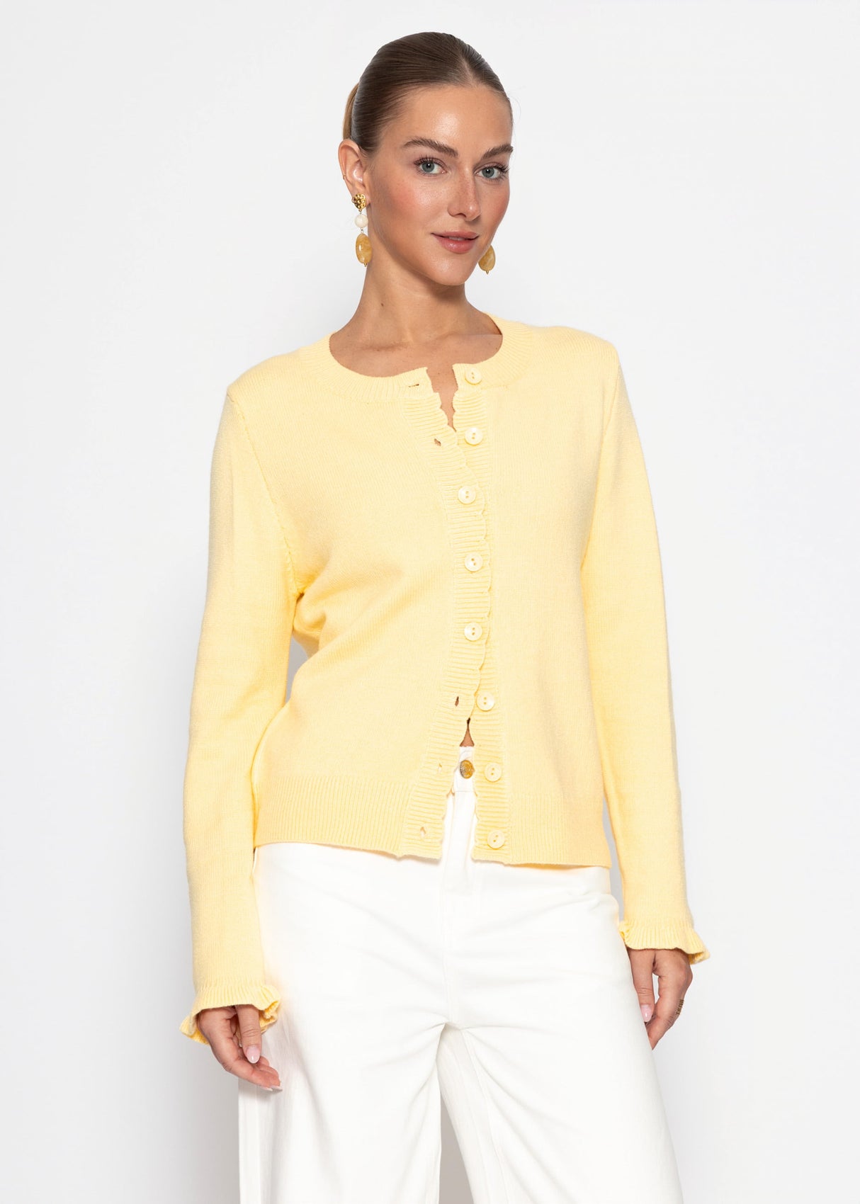 Strickjacke mit Volants - buttergelb