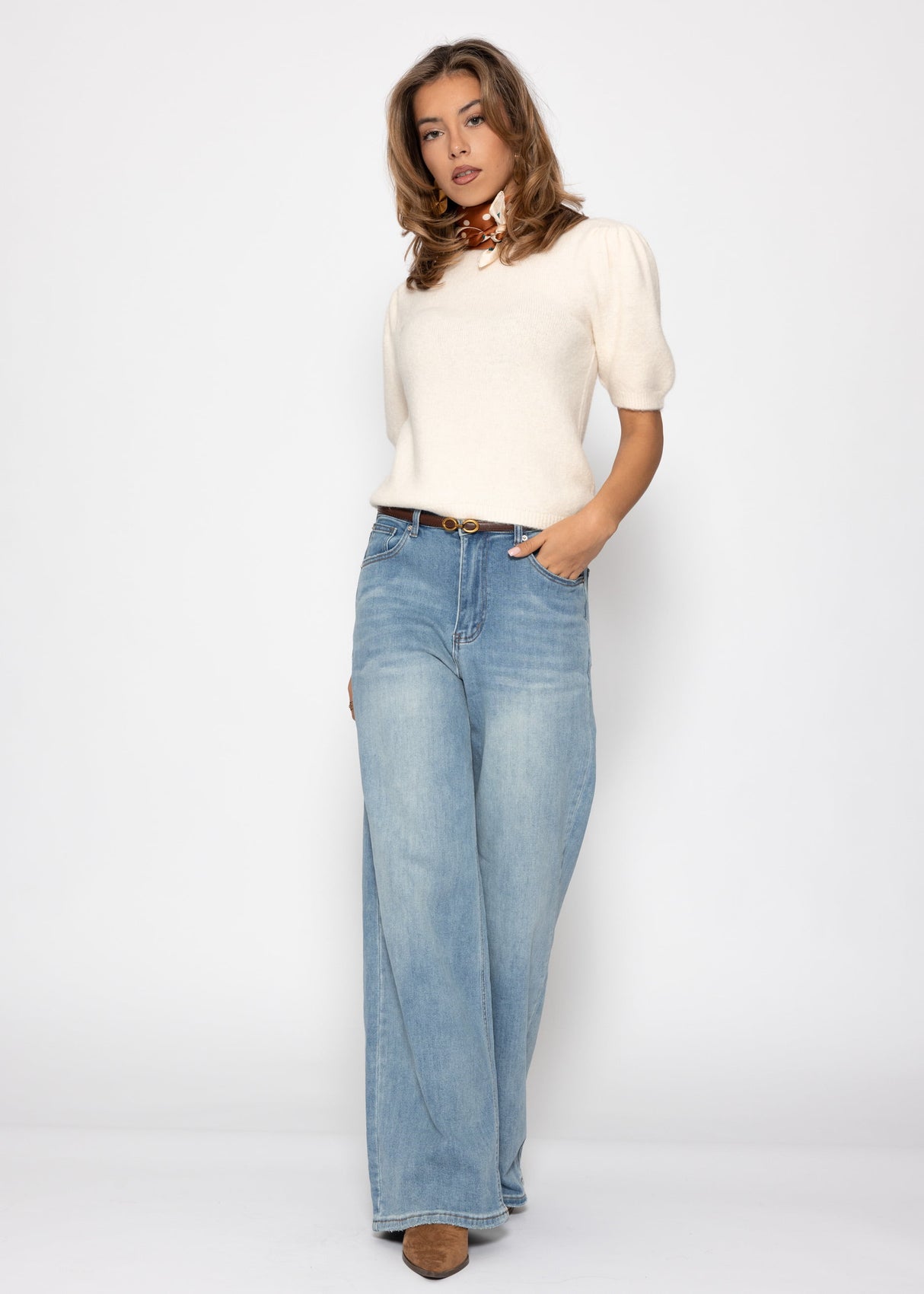 Knitted top with puff sleeves - cream