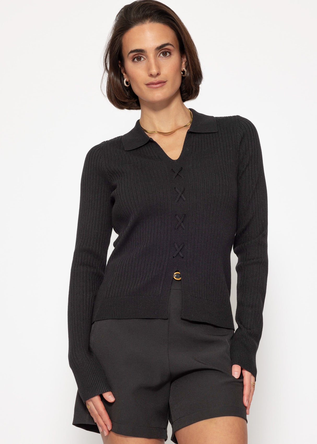 Strickoberteil mit Schnürdetail - schwarz