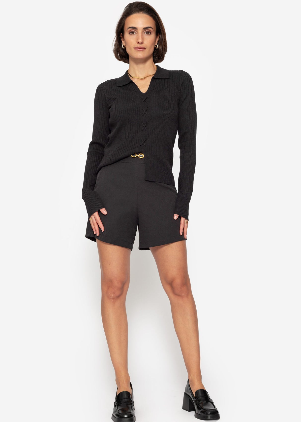 Strickoberteil mit Schnürdetail - schwarz