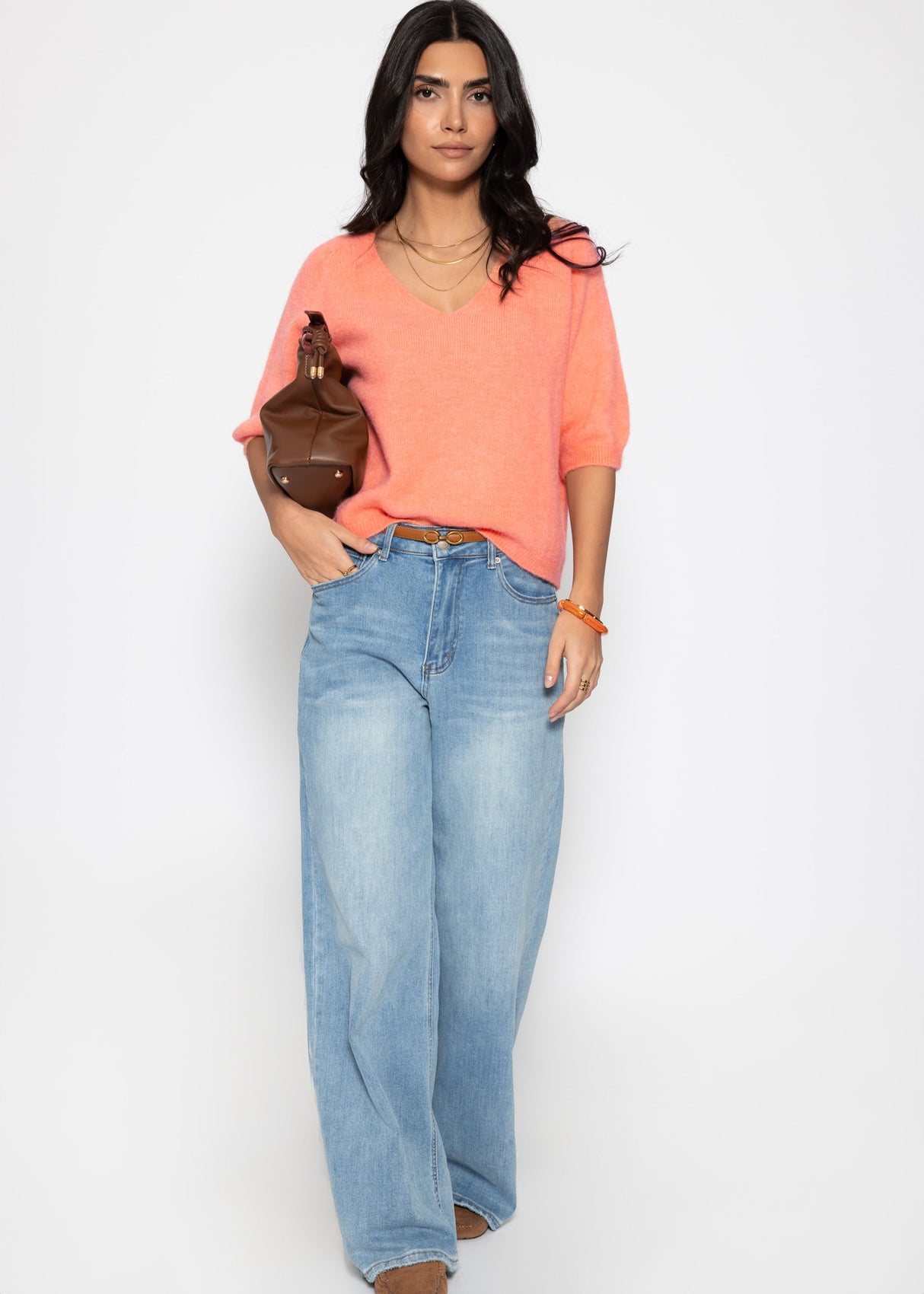 Knitted top with V-neck - coral