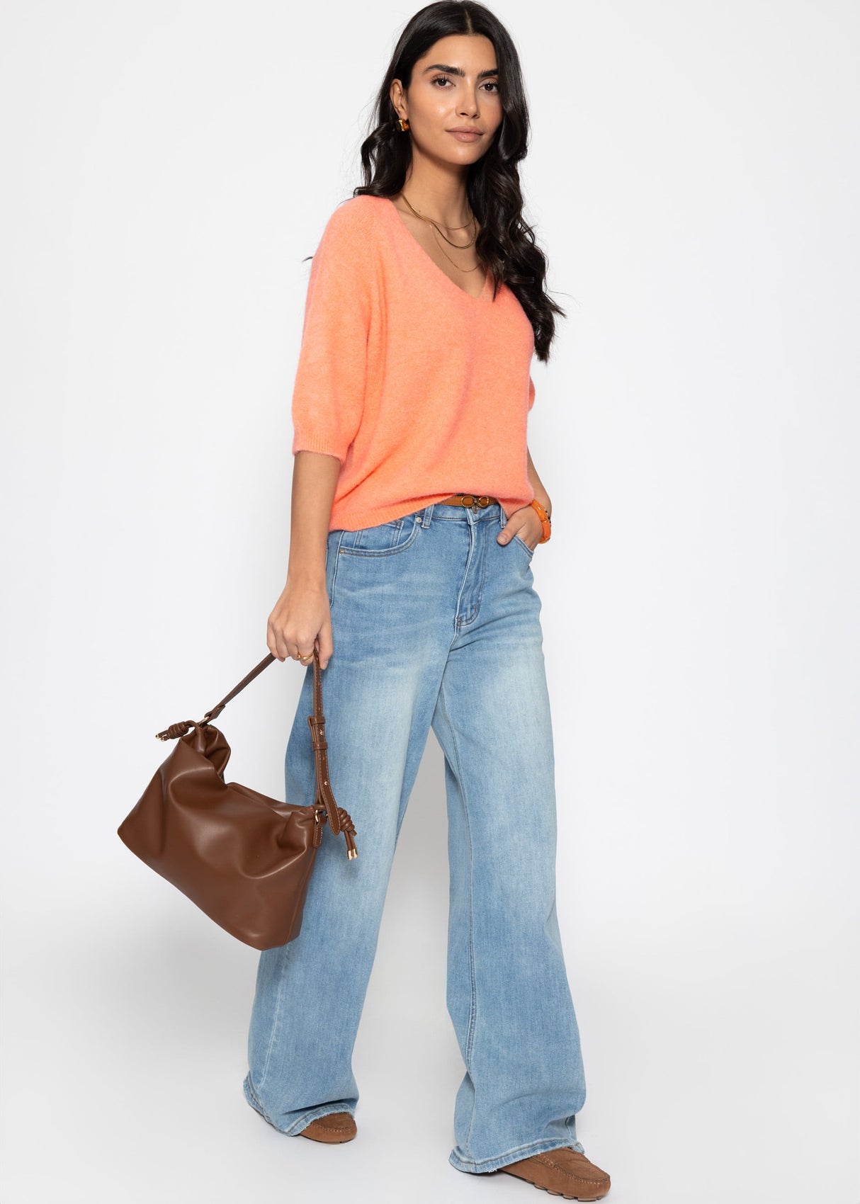 Knitted top with V-neck - coral