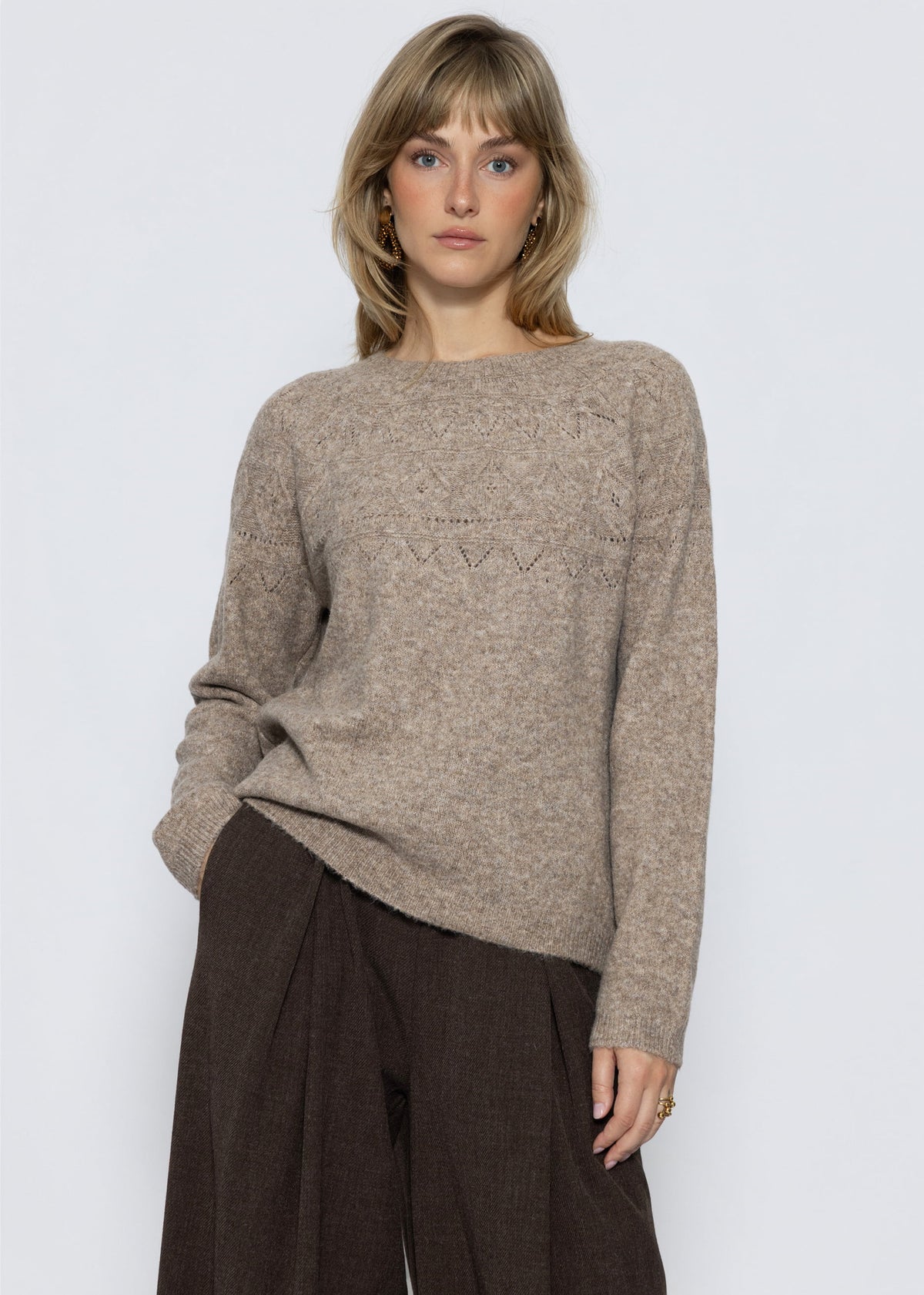 Strickpullover mit feinem Ajour-Norwegermuster- taupe