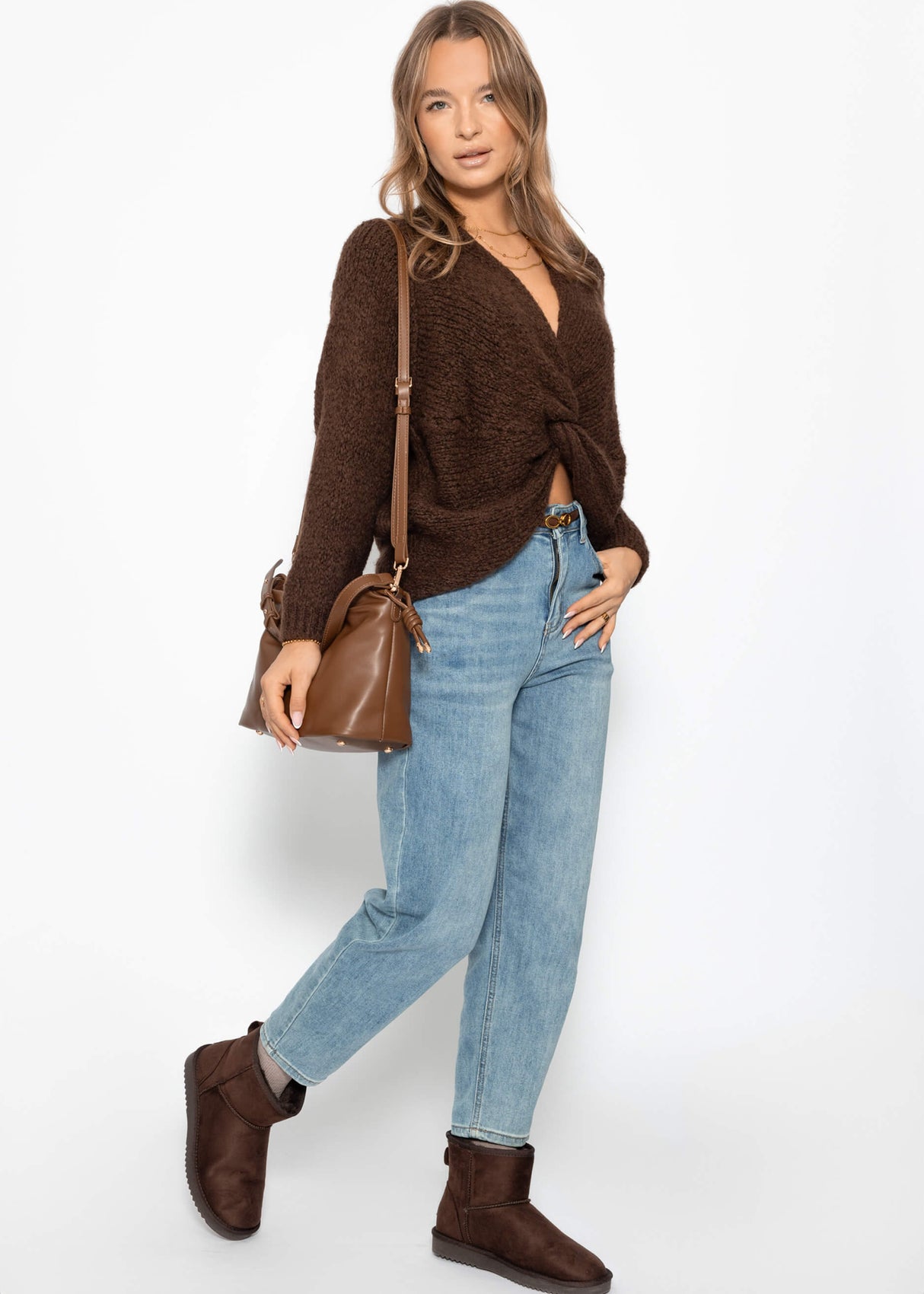 Knitted sweater with knot detail - brown