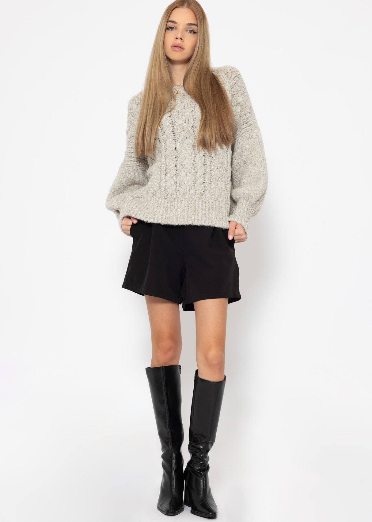 Super fluffy cable-knit sweater - grey