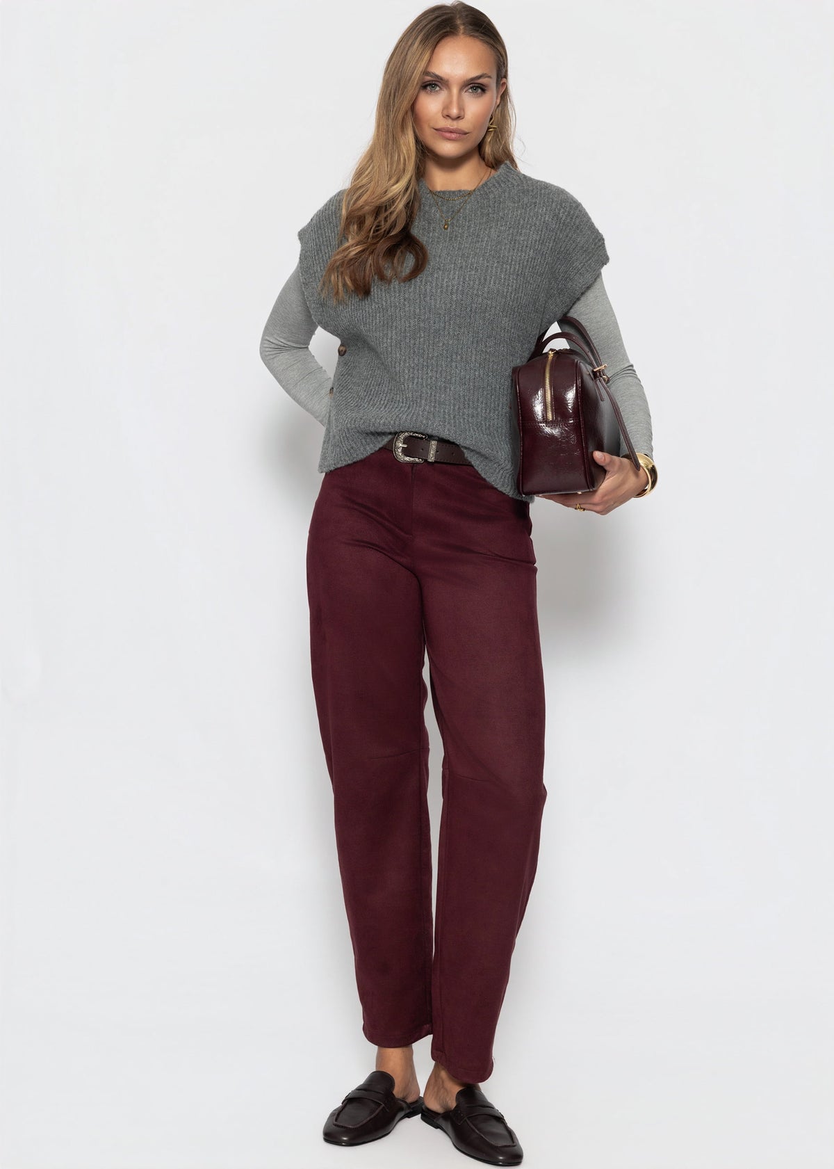 Tall - Barrel-Leg Hose in Wildlederoptik - burgundy
