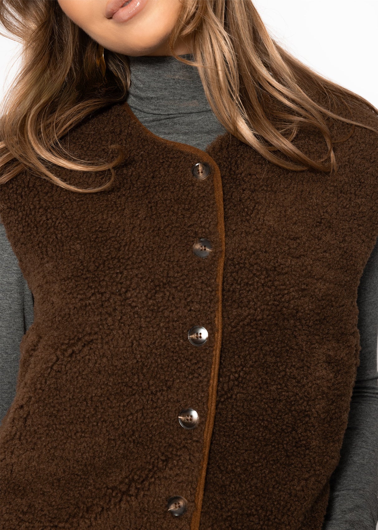 Teddy vest with buttons - brown