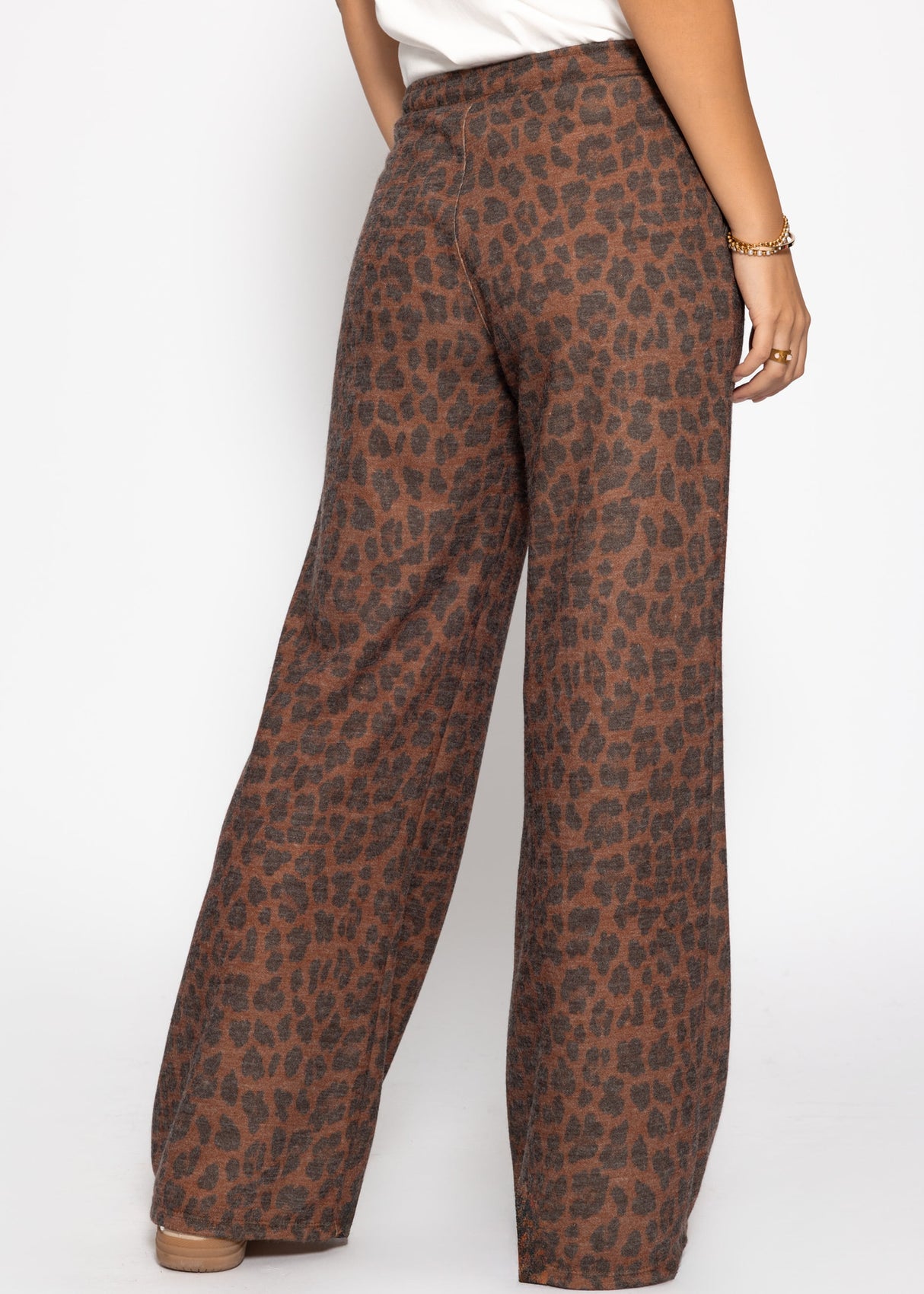 Wide trousers with Leo print - brown