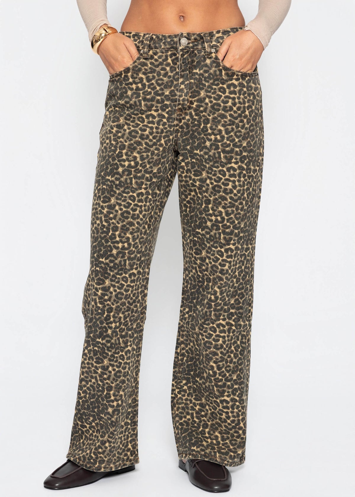 Wide Leg Jeans with a high covenant in Leo -Print - Beige