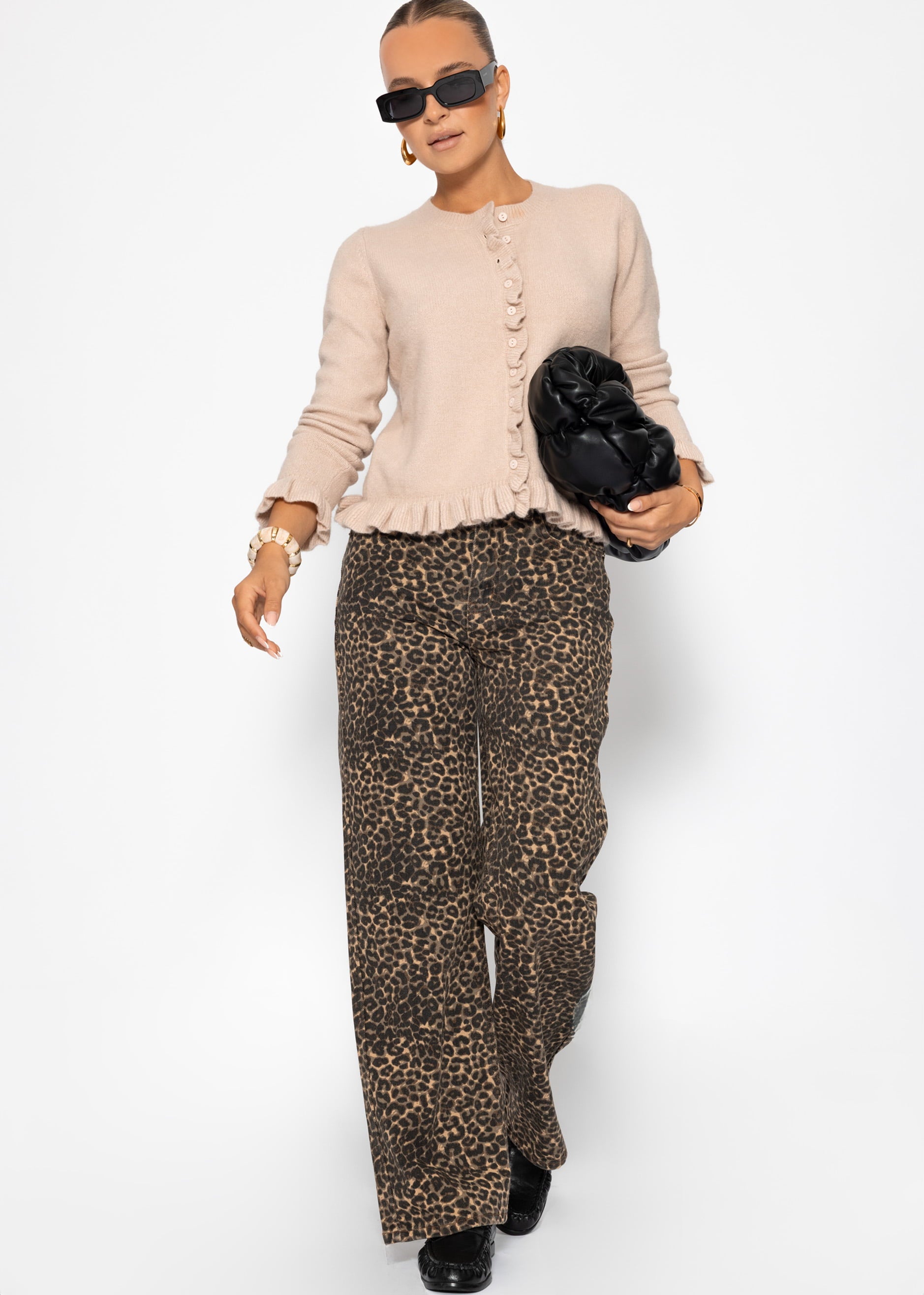 Wide Leg Jeans with a high covenant in Leo -Print - Beige