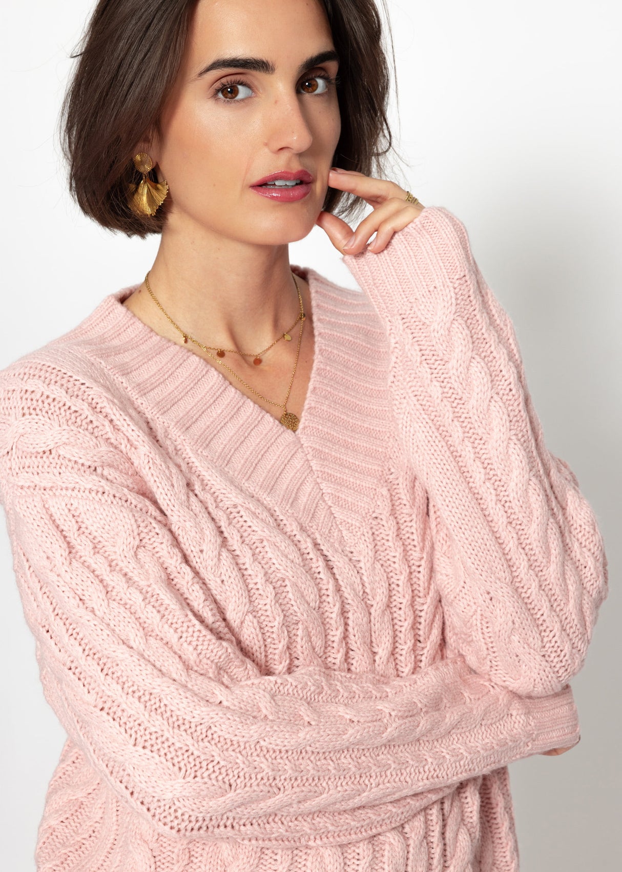 Cable-knit V-neck sweater - pink