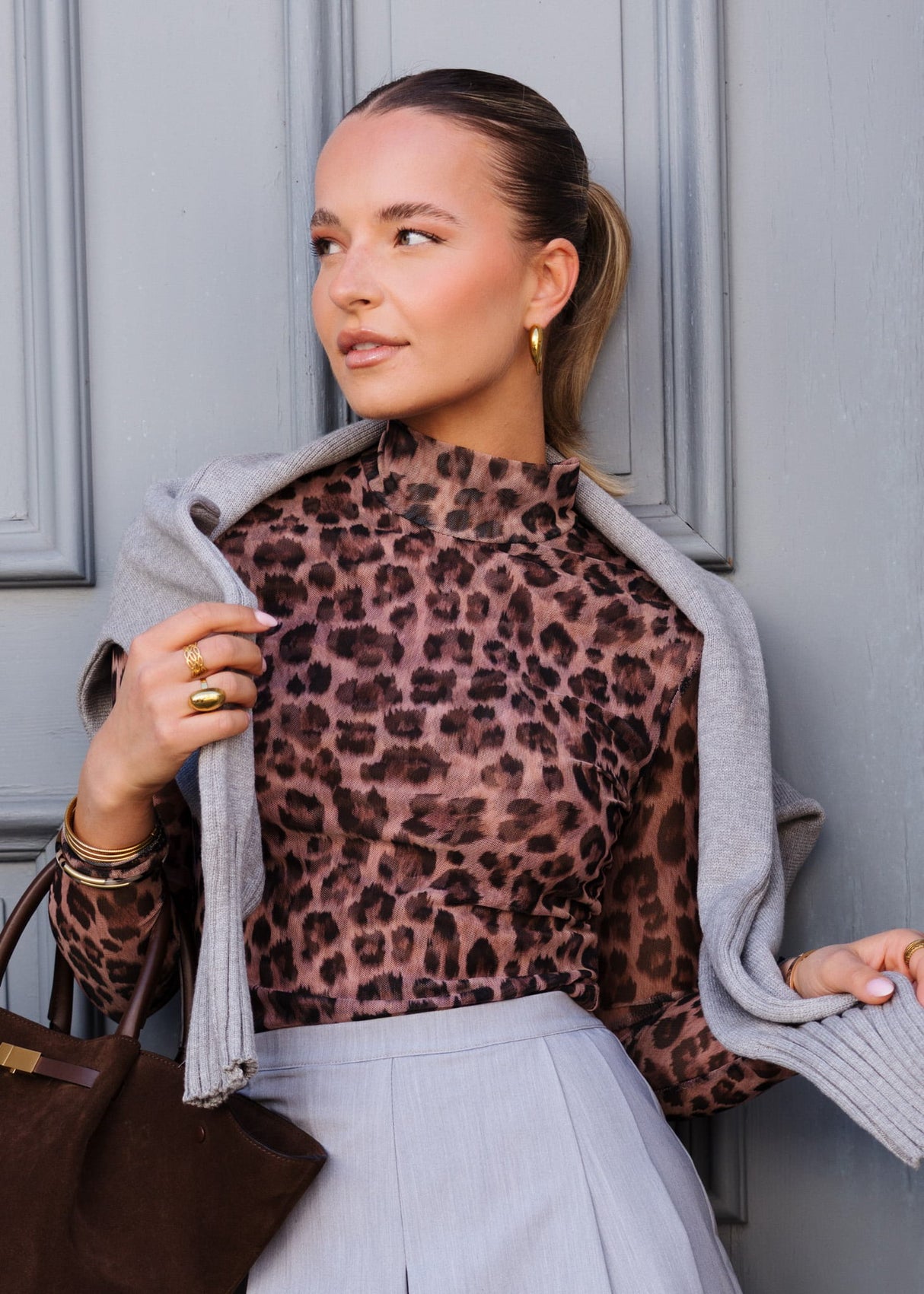 Mesh long-sleeved shirt with leopard print - brown
