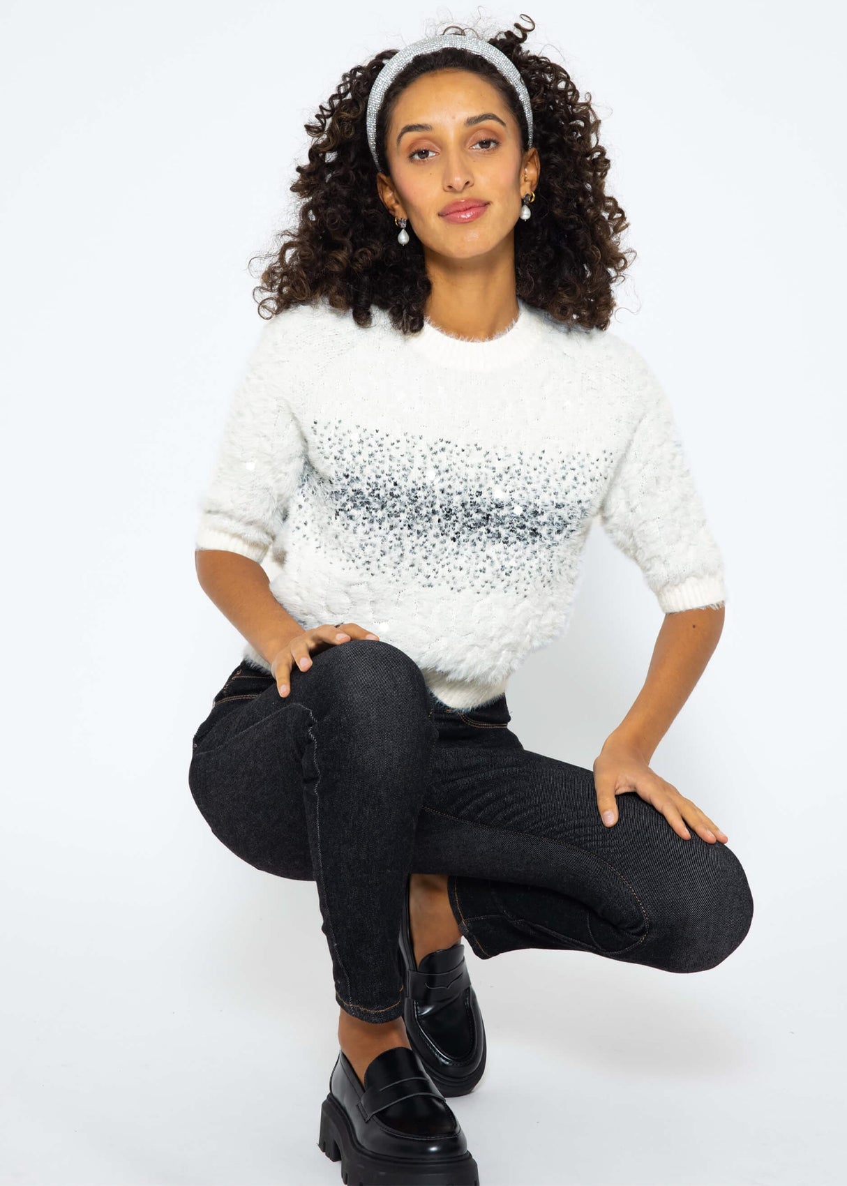 Fluffy short-sleeved sweater with sequins - white