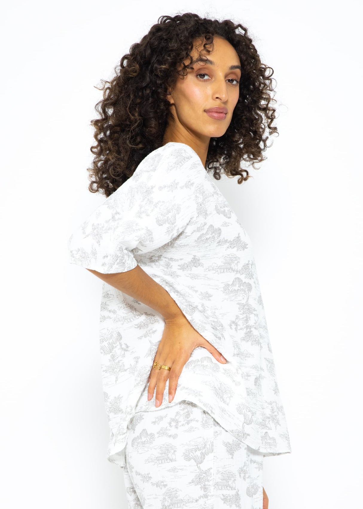 Muslin pajama shirt with print - white-taupe