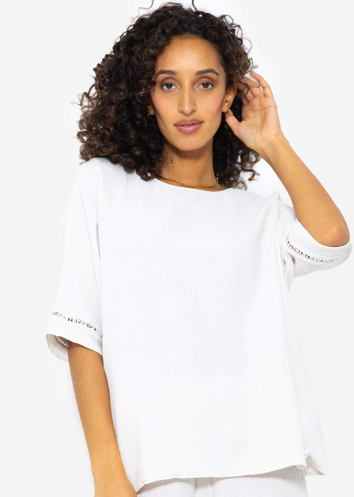 Muslin pajama shirt with lace trim - light beige