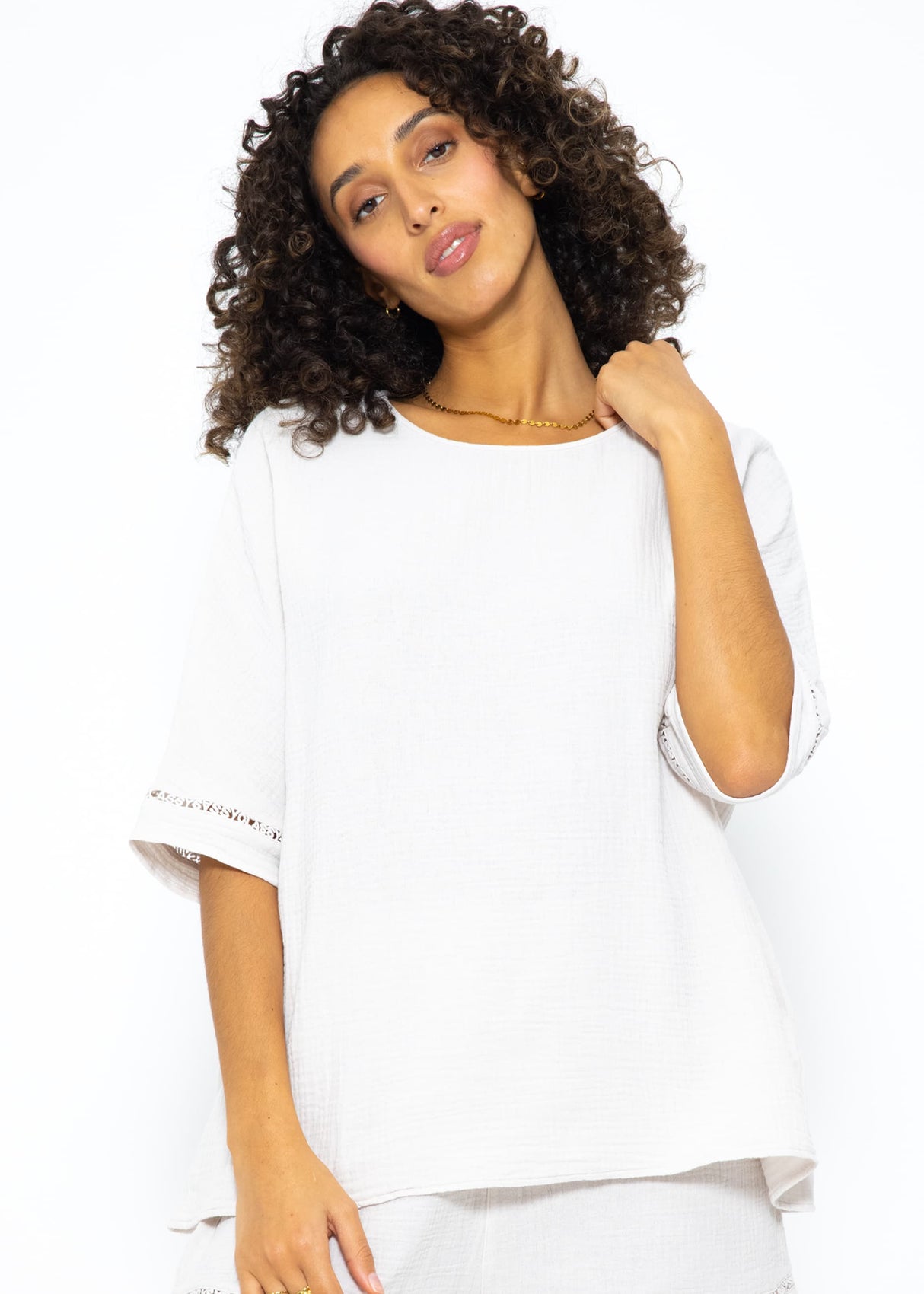 Muslin pajama shirt with lace trim - light beige