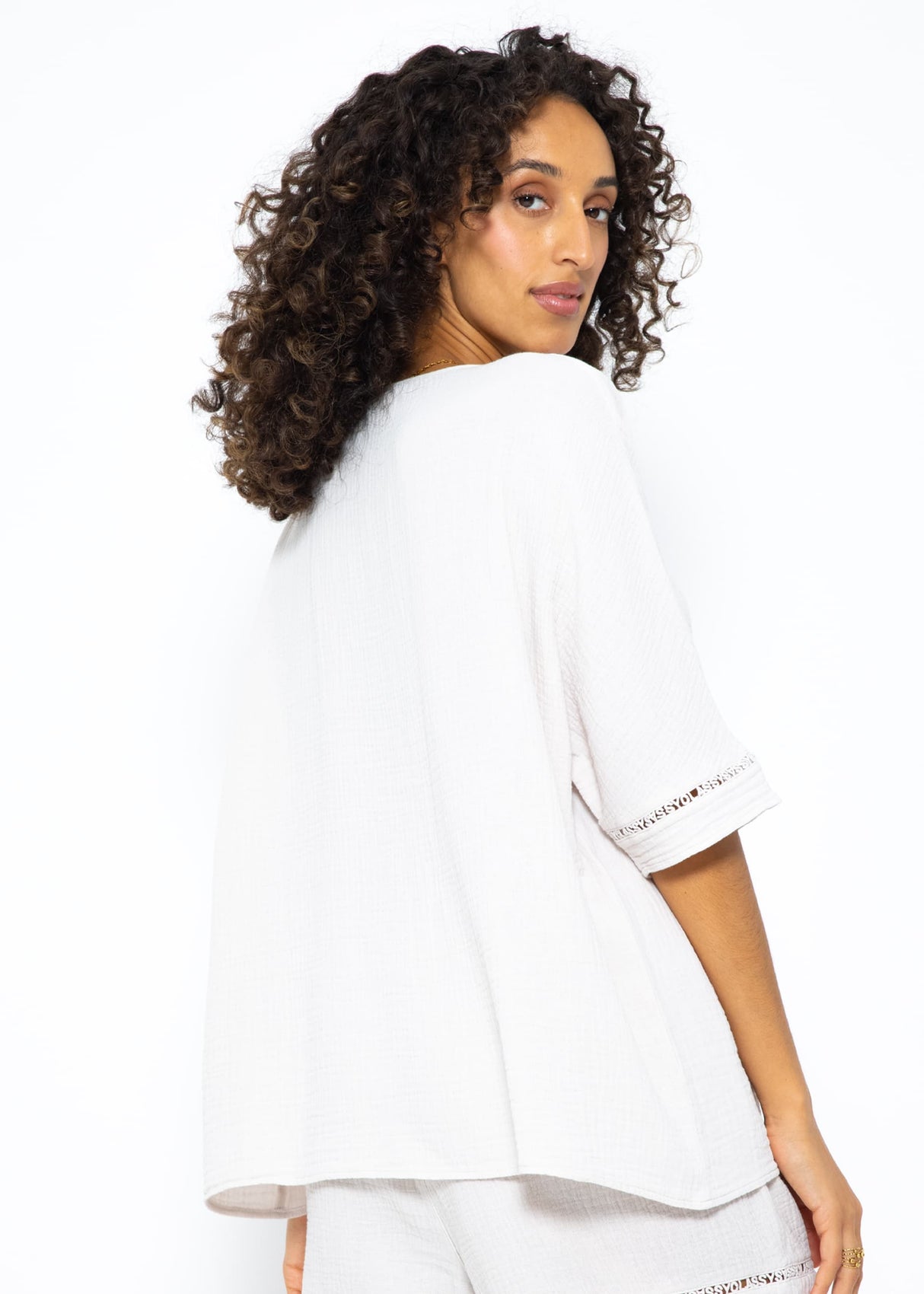 Muslin pajama shirt with lace trim - light beige