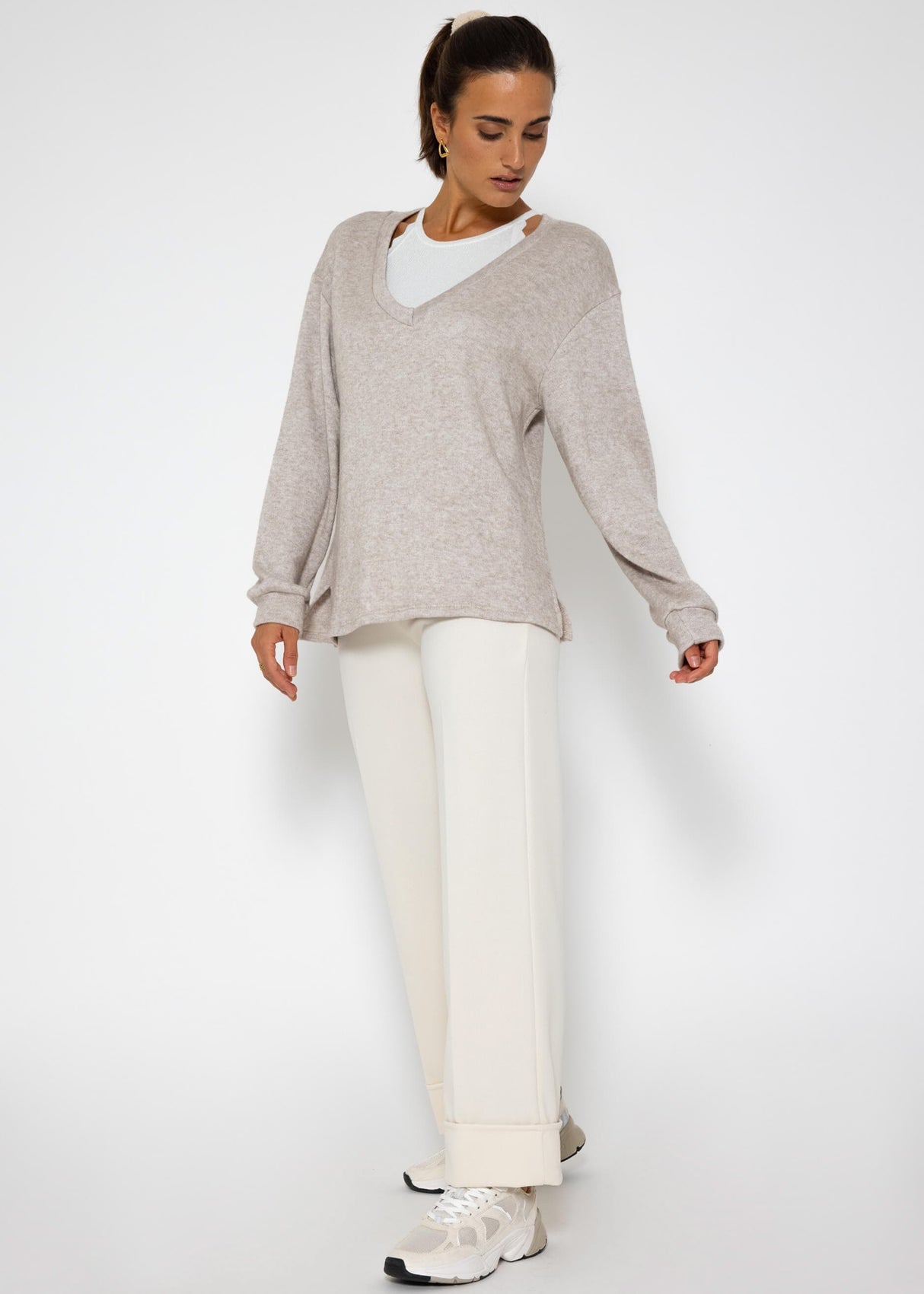 Oversize soft sweater with deep V-neck - taupe