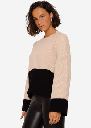 Sweater with black hem - beige
