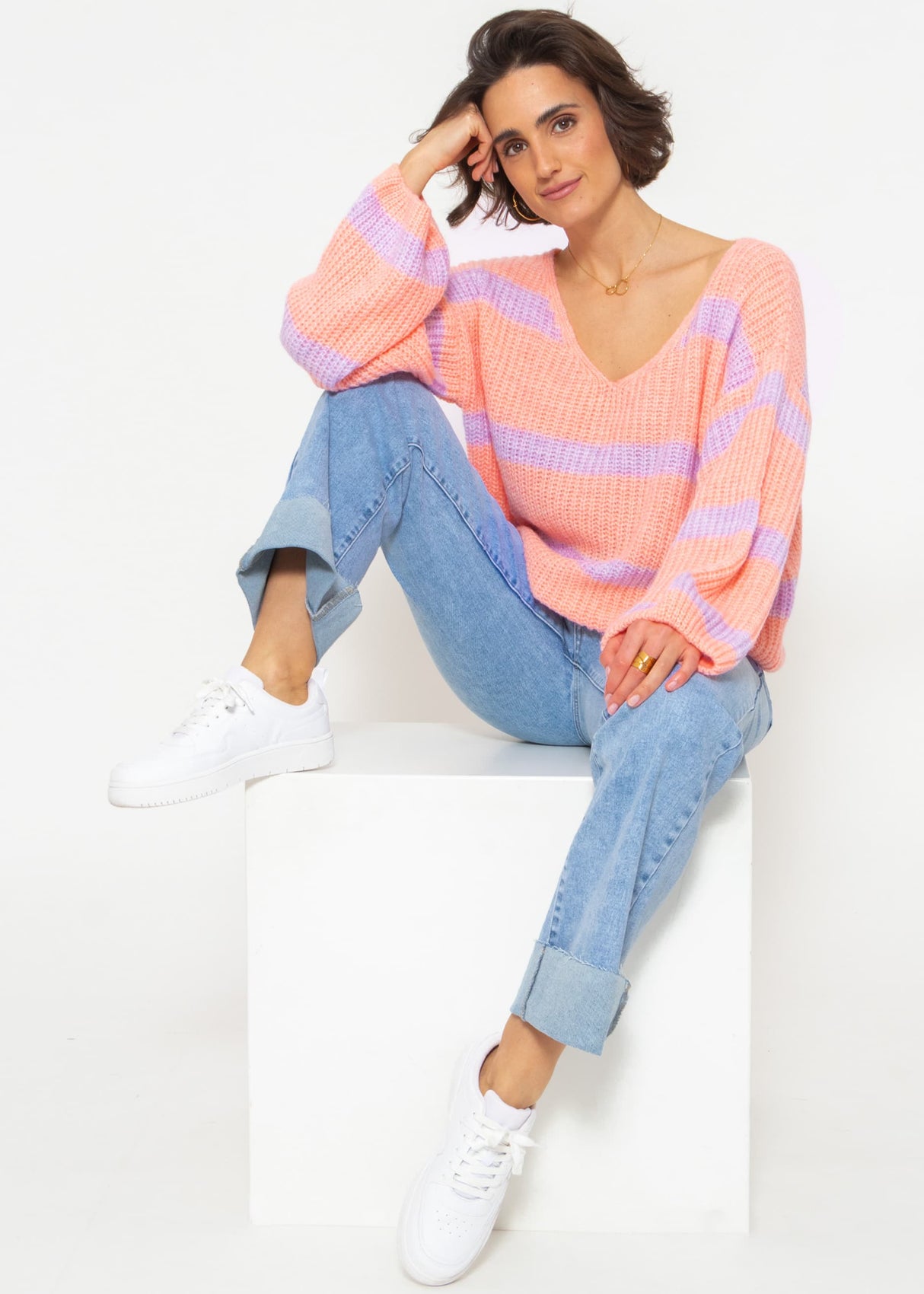 Striped V-neck sweater - peach-lilac