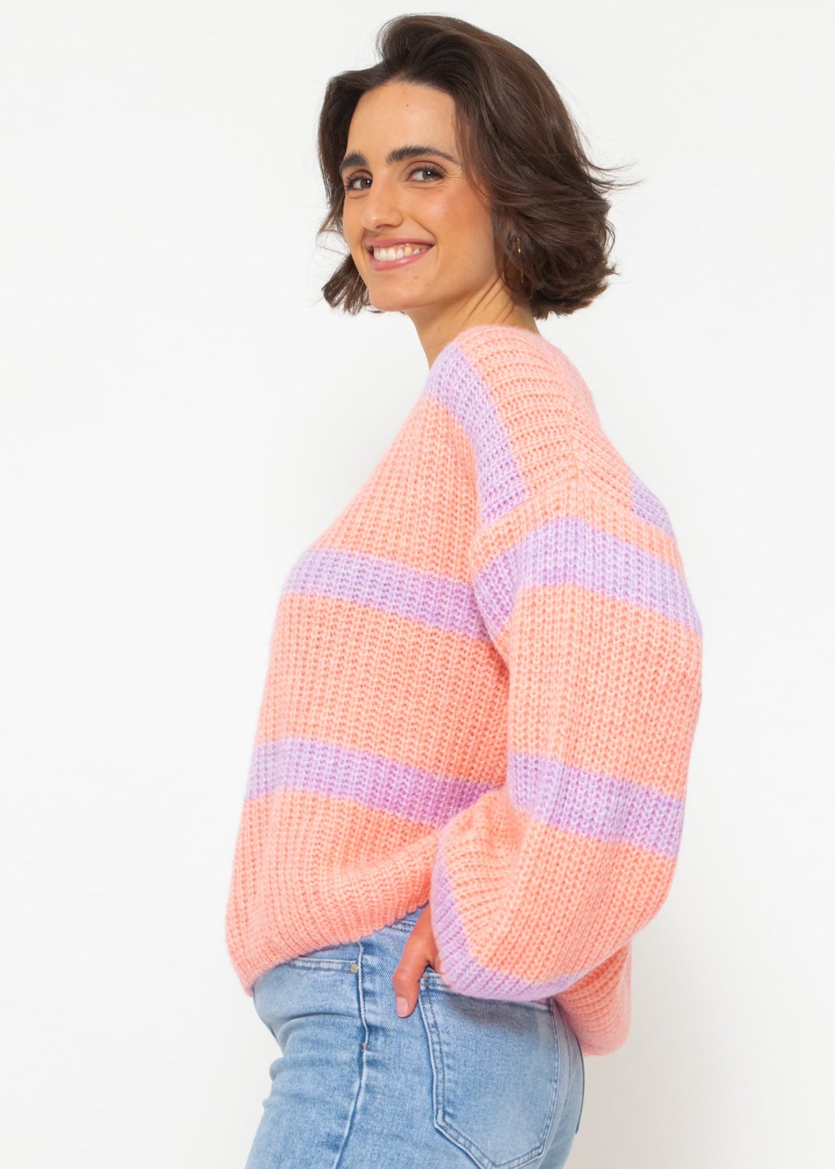 Striped V-neck sweater - peach-lilac