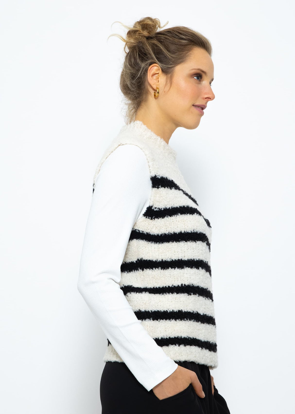 Sweater with black stripes - off-white