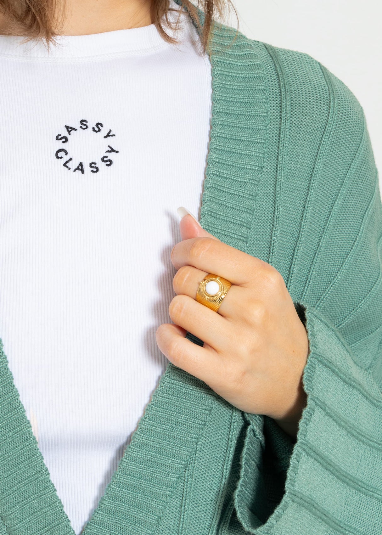 Ring mit rundem Jade Stein - gold