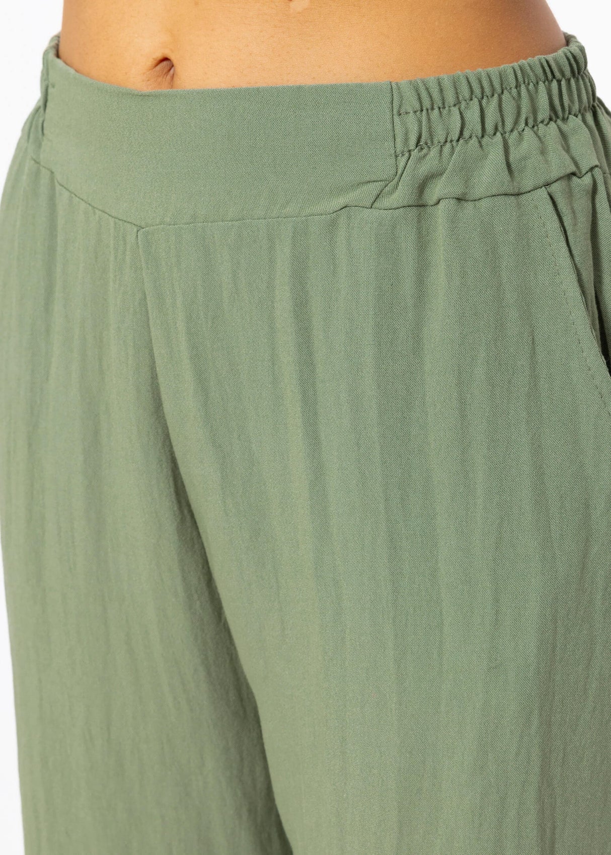 Schlupfhose in Viskose, khaki