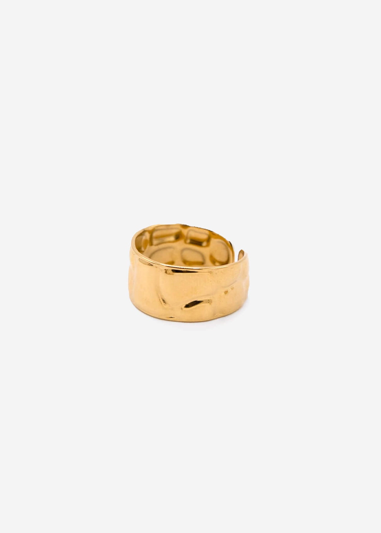 Wide ring with structure, gold