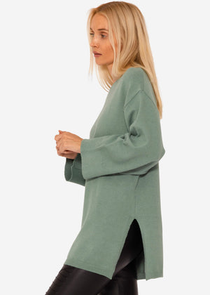 Oversize sweater with side slits - green