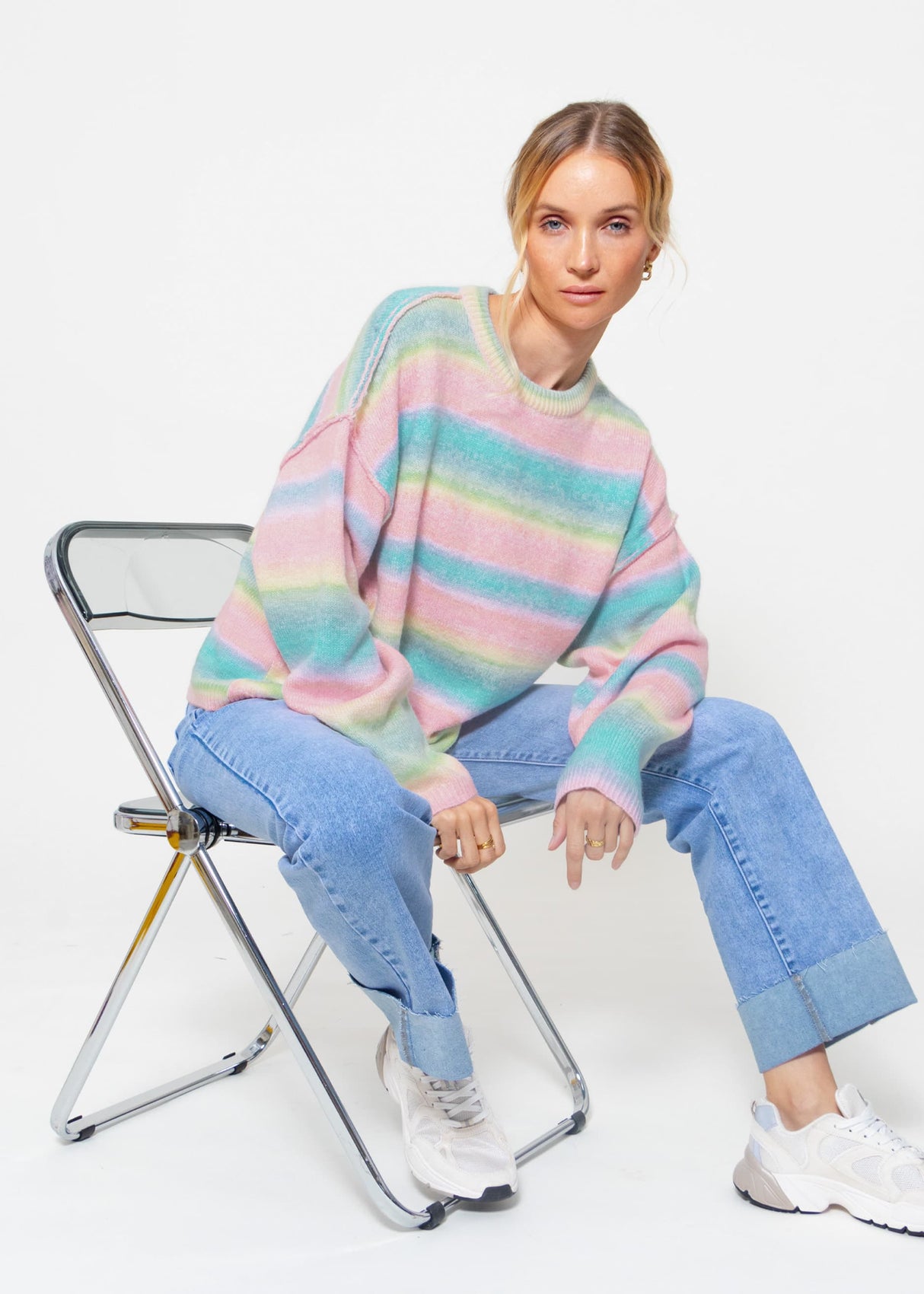 Oversize sweater with pastel strip-pink blue yellow