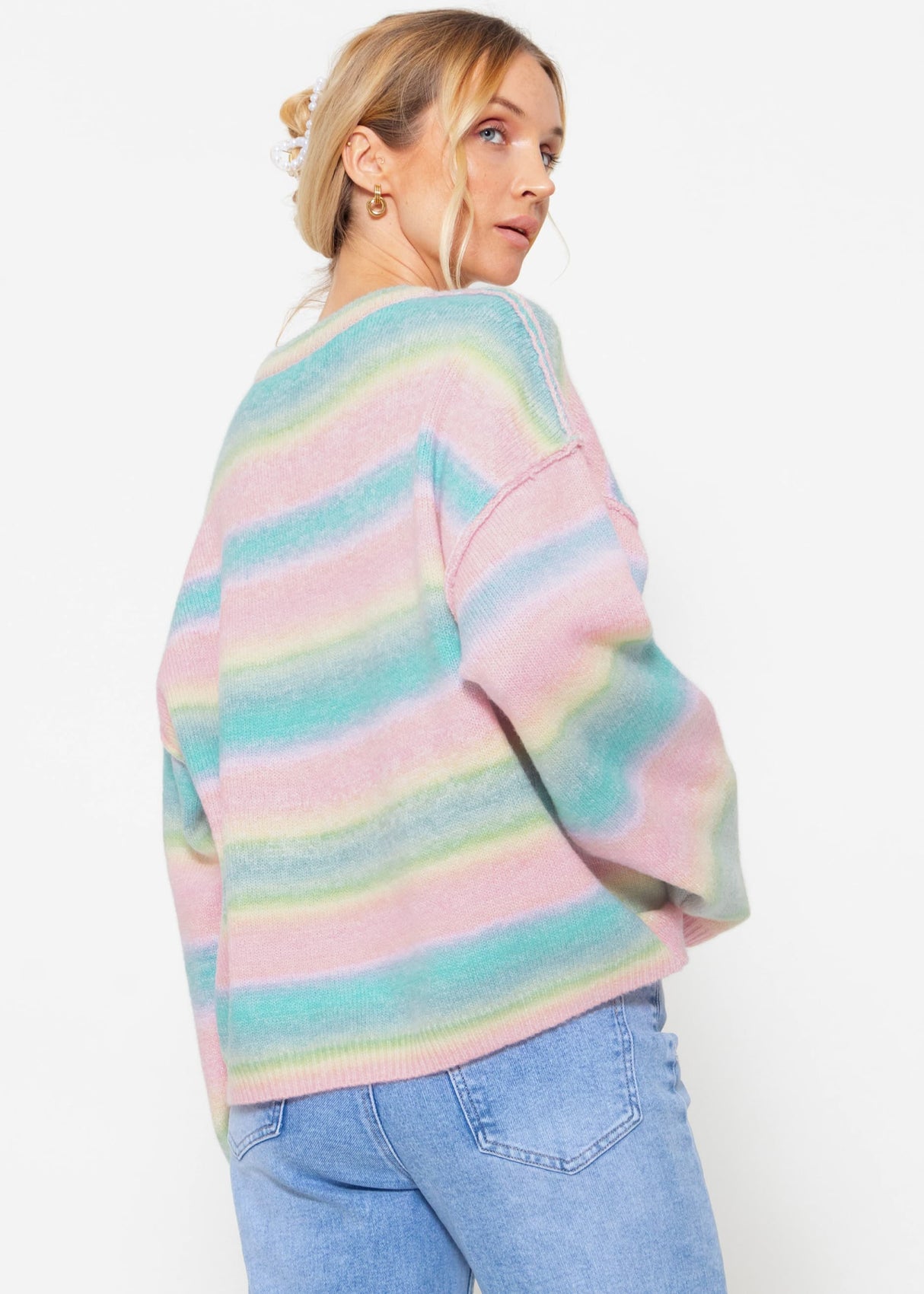 Oversize sweater with pastel strip-pink blue yellow