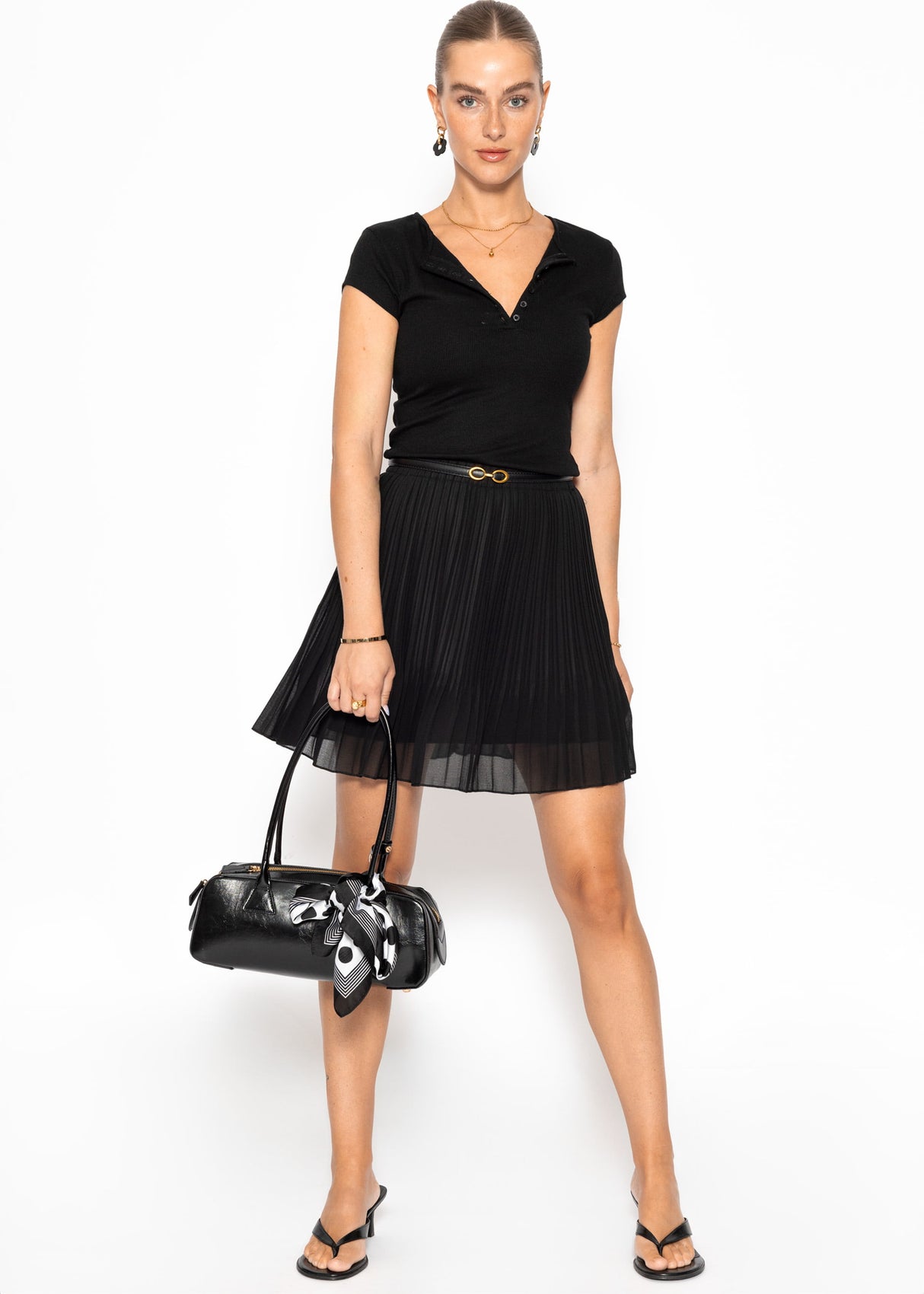 Pleated chiffon skirt, black
