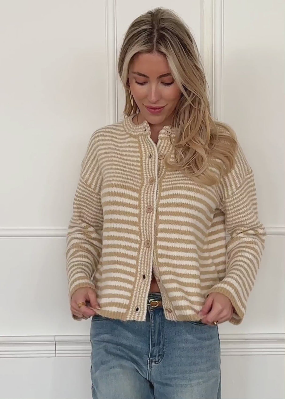 Cardigan with graphic stripe pattern - beige