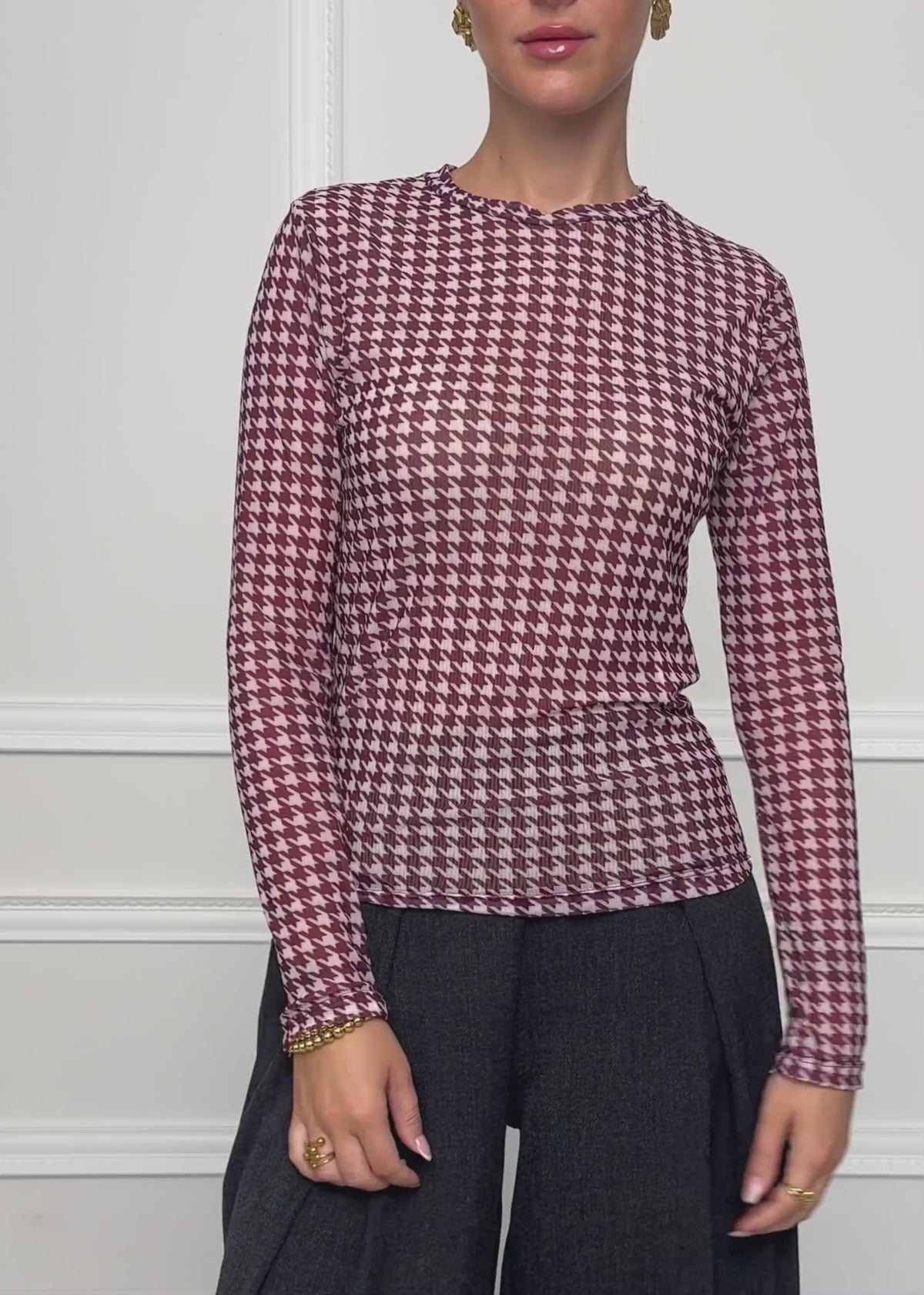 Mesh Langarmshirt mit Hahnentrittmuster - burgundy von SASSYCLASSY