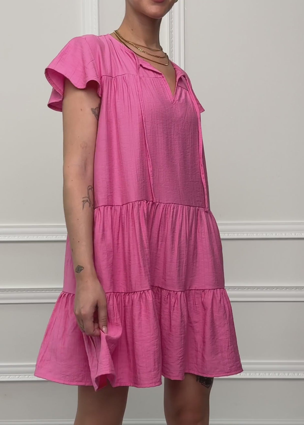 Stufenkleid mit Flügelärmel - pink von SASSYCLASSY