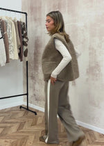 Long-sleeved shirt with decorative stitching - beige