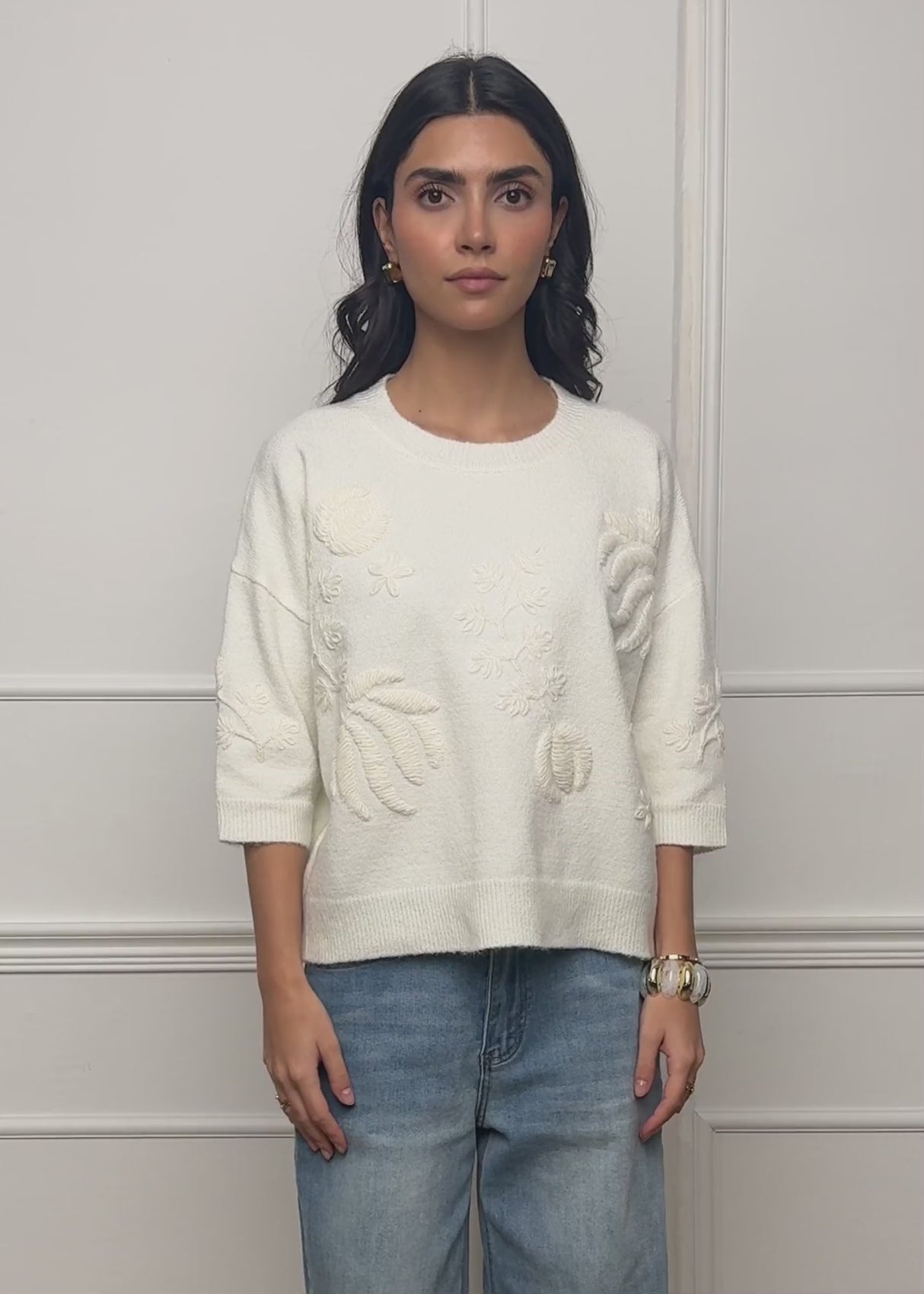 Sweater with floral embroidery - off-white