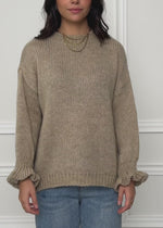 Knitted jumper with ruffled sleeves - beige