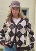 Strickjacke mit Rautenmuster und Spitzenborte - braun