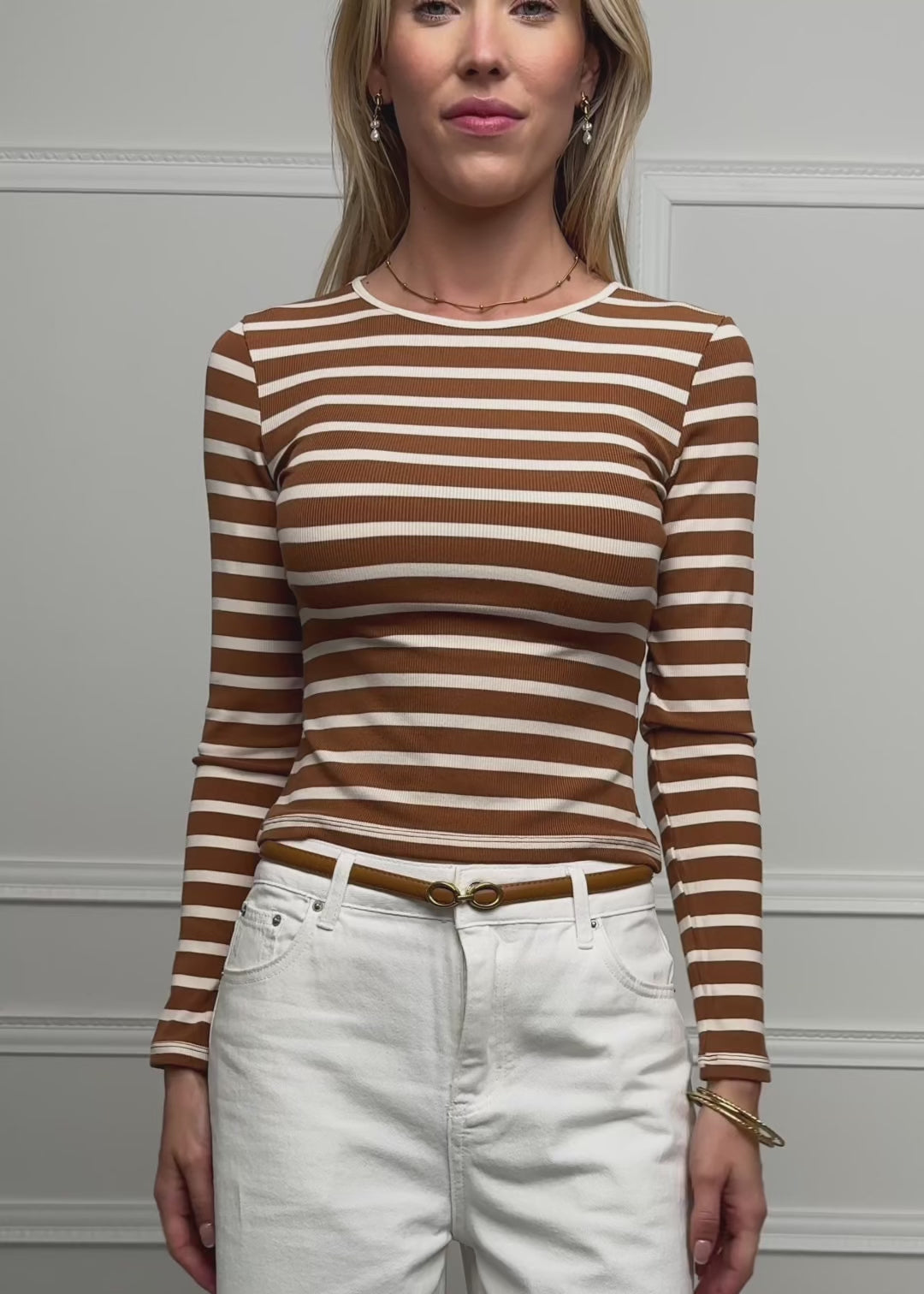 Gestreiftes Langarmshirt - braun-weiß von SASSYCLASSY