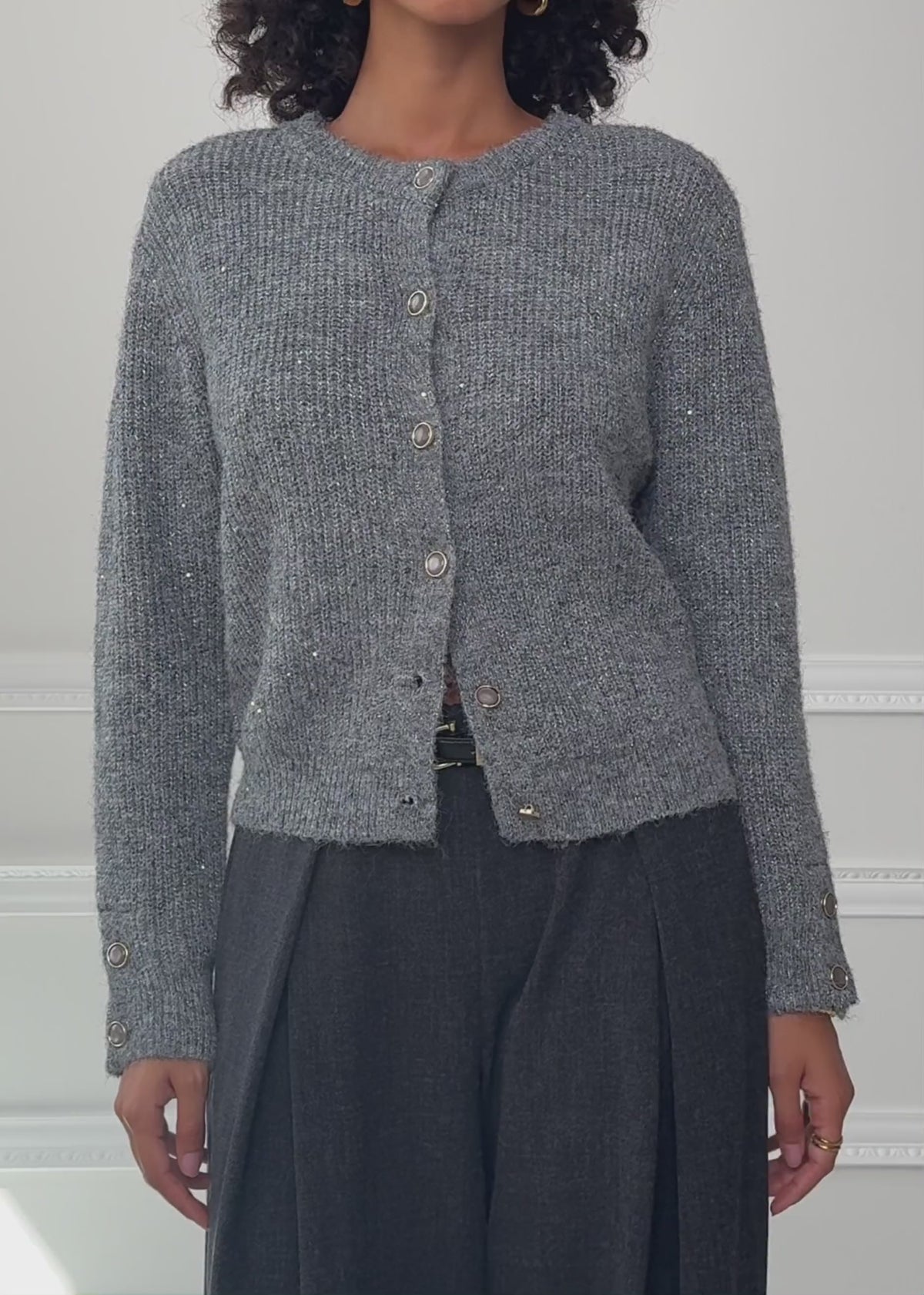 Cardigan mit Pailletten und Lurex - grau von SASSYCLASSY