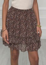 Short flounce skirt with floral print - brown