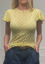 Spitzen T-Shirt mit Flügelärmel - buttergelb