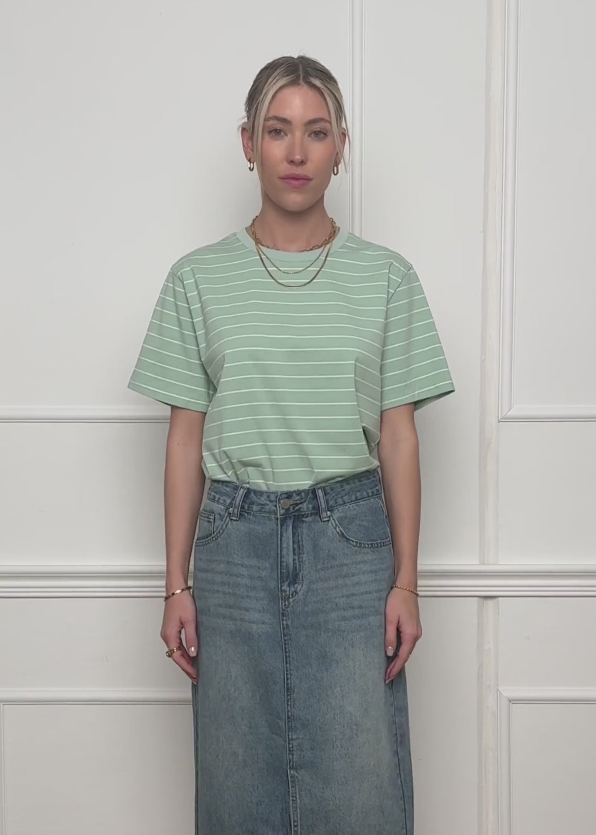 T-Shirt mit schmalen Streifen - grün