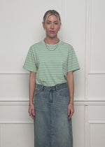 T-Shirt mit schmalen Streifen - grün