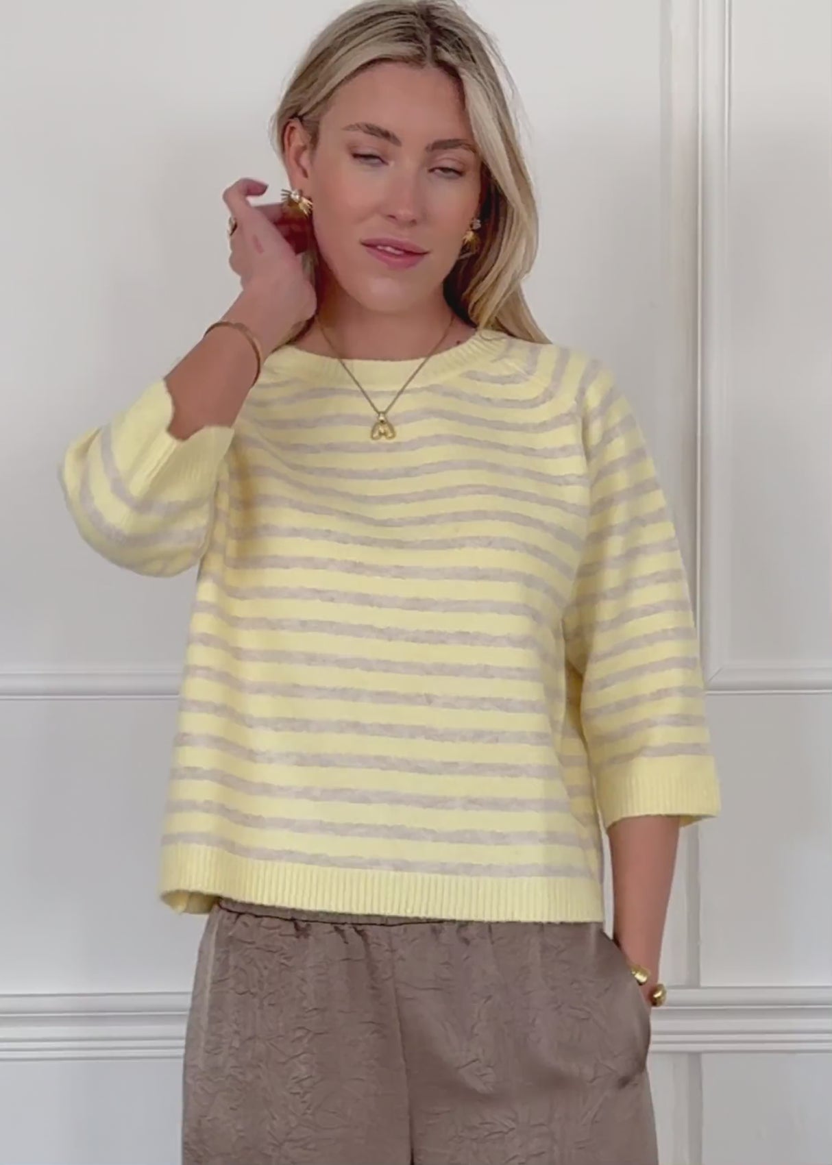 Gestreiftes Strickoberteil - gelb-taupe